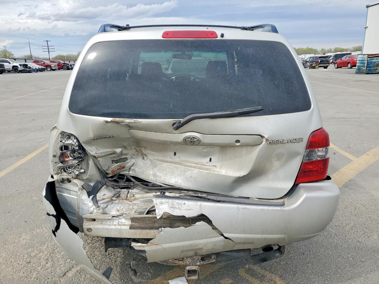 2005 TOYOTA HIGHLANDER BASE photo 11