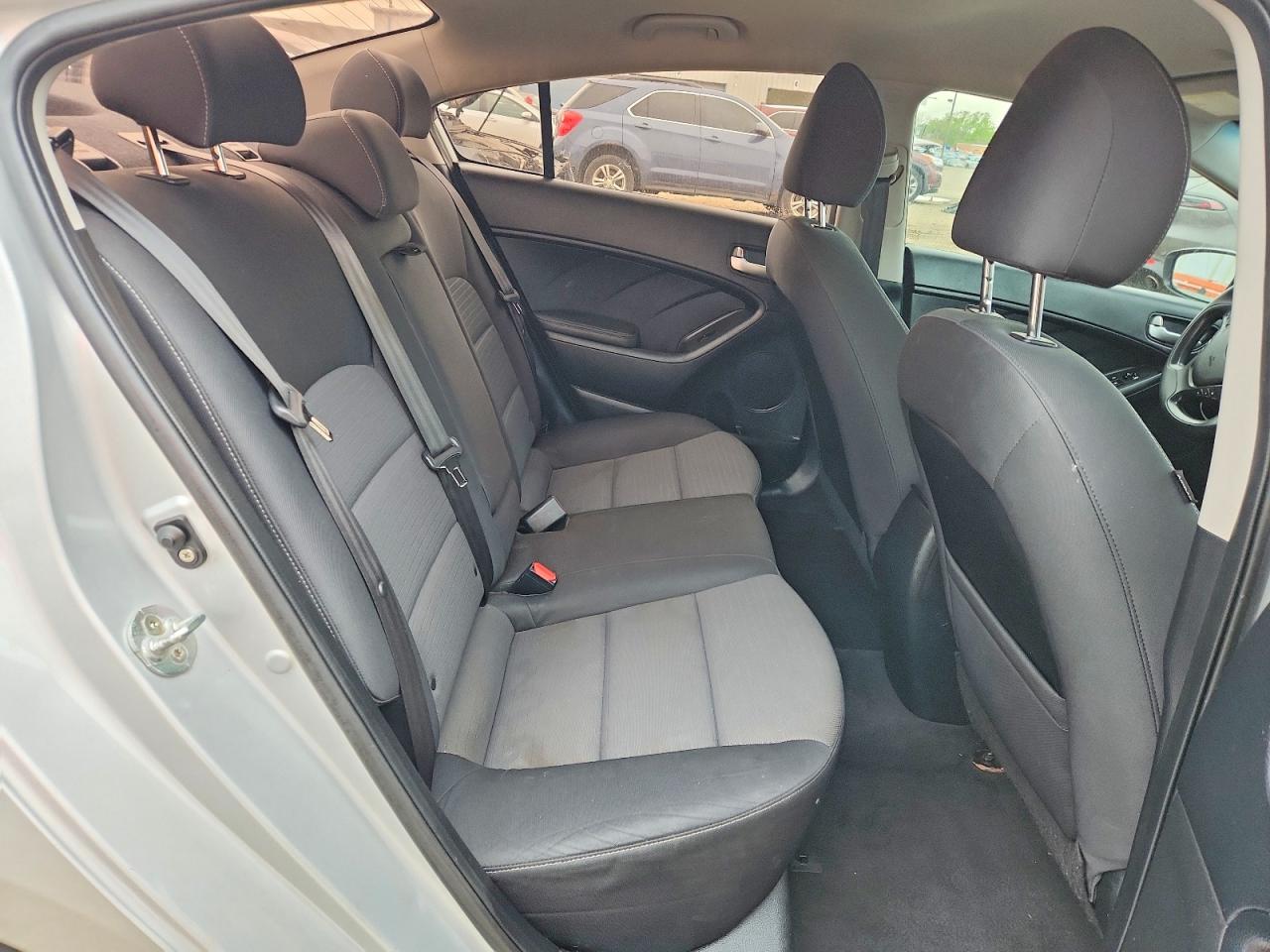 2018 KIA FORTE LX photo 10
