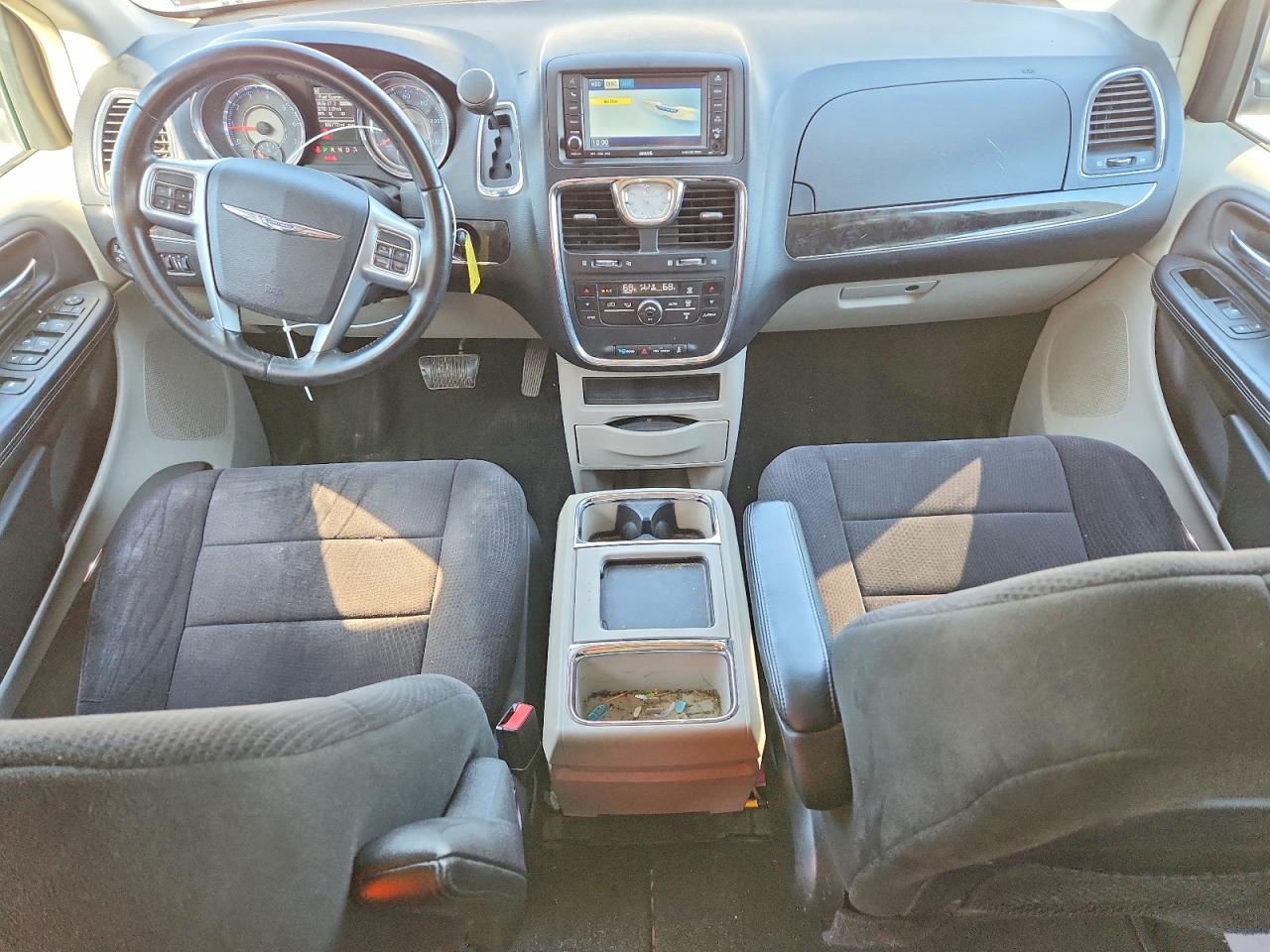 2011 CHRYSLER TOWN & COUNTRY TOURING photo 22