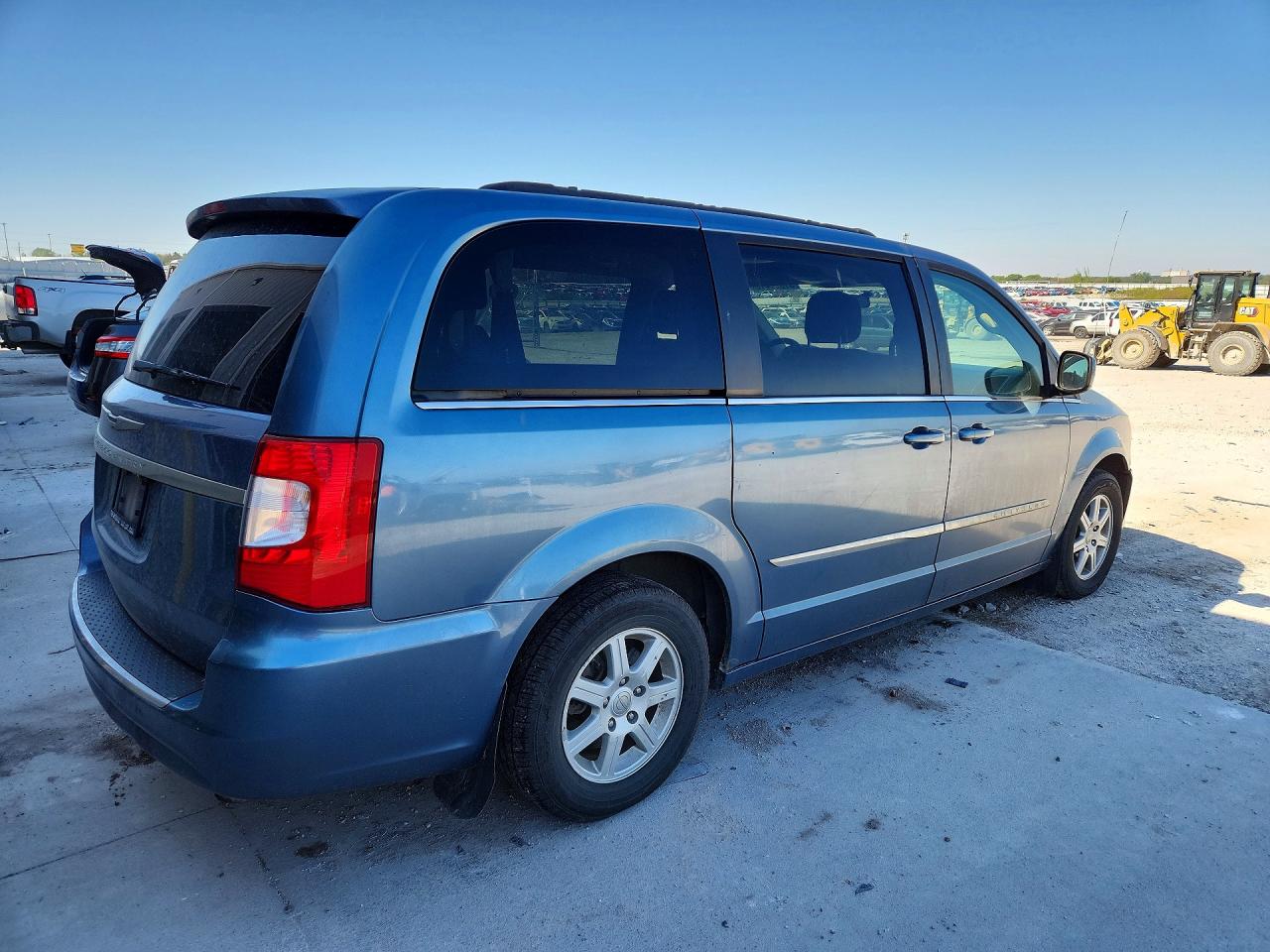 2011 CHRYSLER TOWN & COUNTRY TOURING photo 7