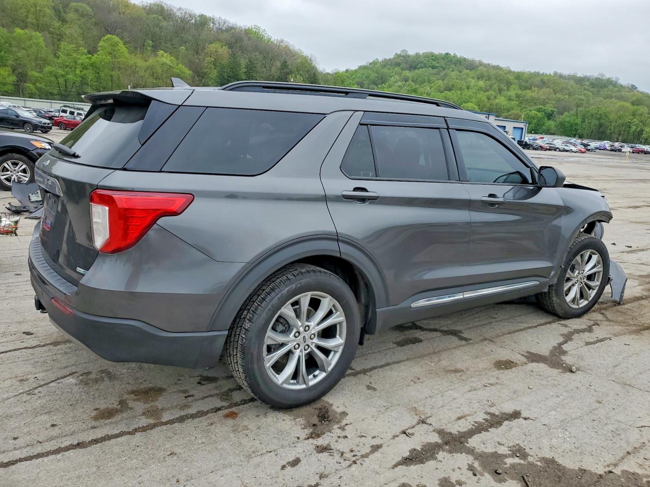 2020 FORD EXPLORER XLT photo 5