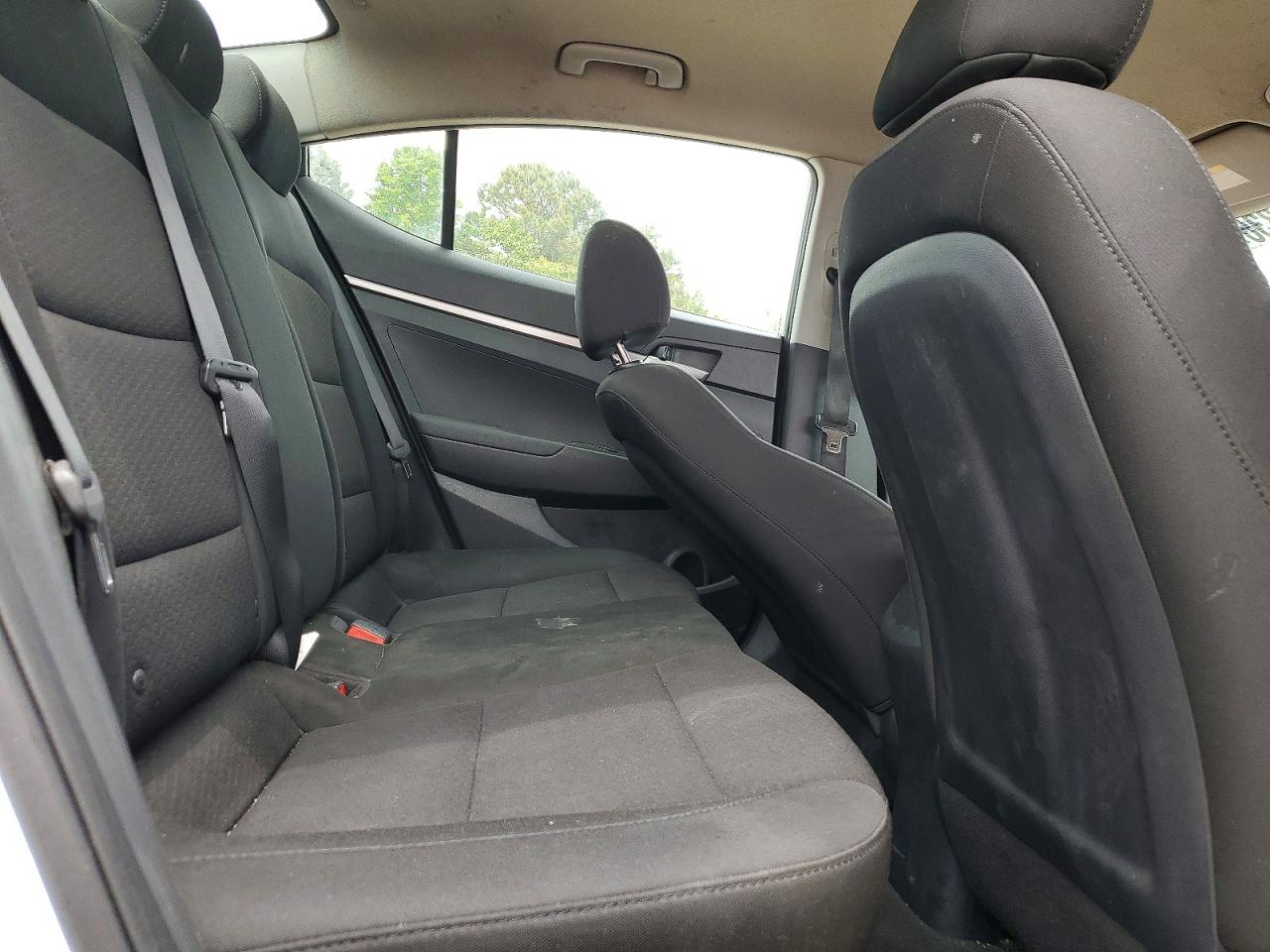 2020 HYUNDAI ELANTRA SE photo 28