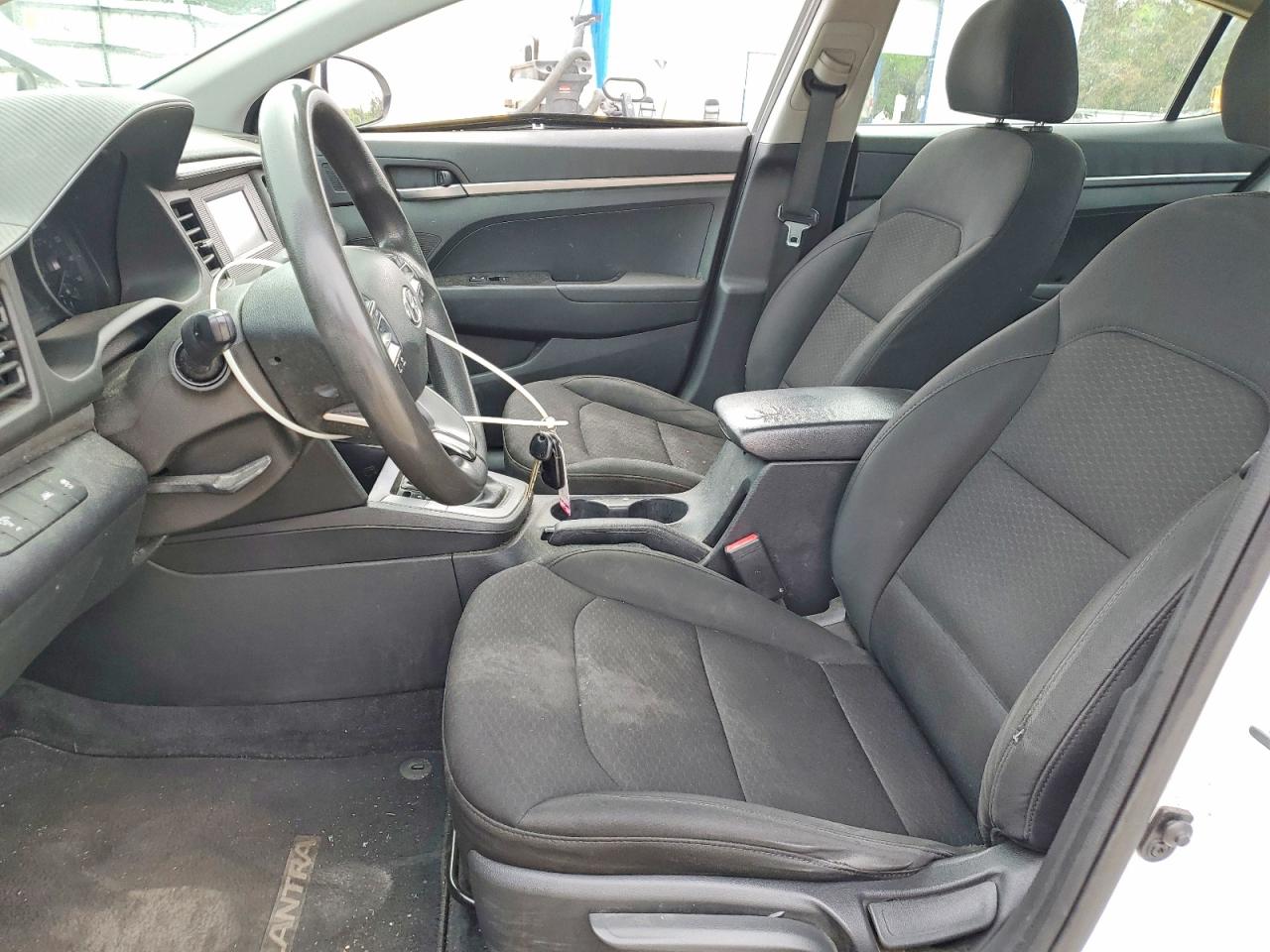 2020 HYUNDAI ELANTRA SE photo 19