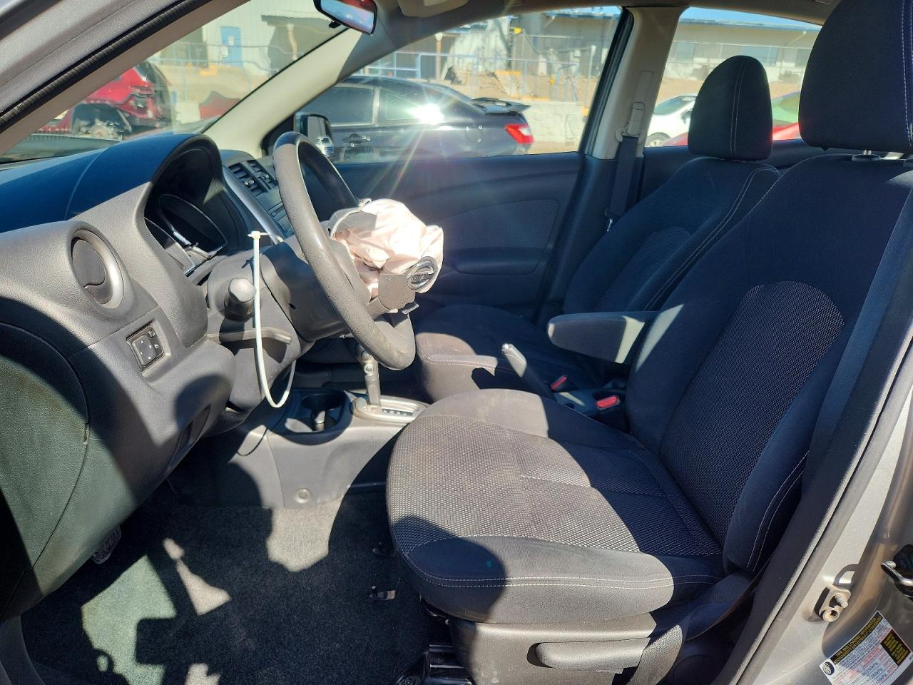 2014 NISSAN VERSA 1.6 SV photo 13