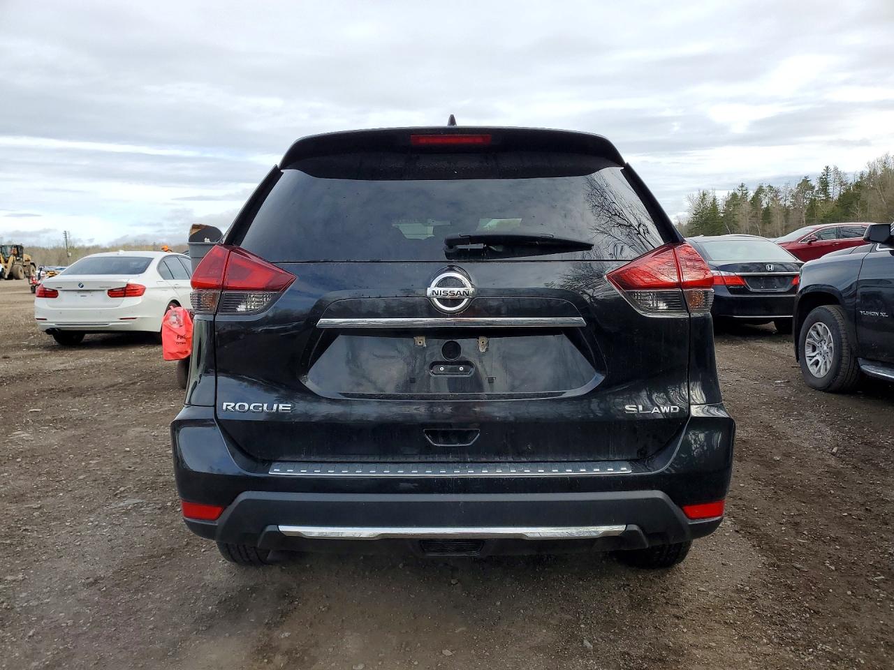 2018 NISSAN ROGUE S photo 11