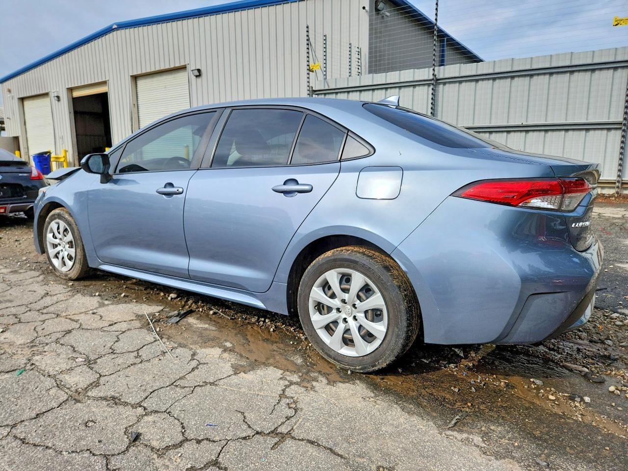 2021 TOYOTA COROLLA LE photo 4