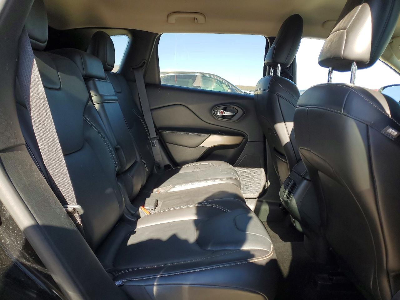 2017 JEEP CHEROKEE LATITUDE photo 19