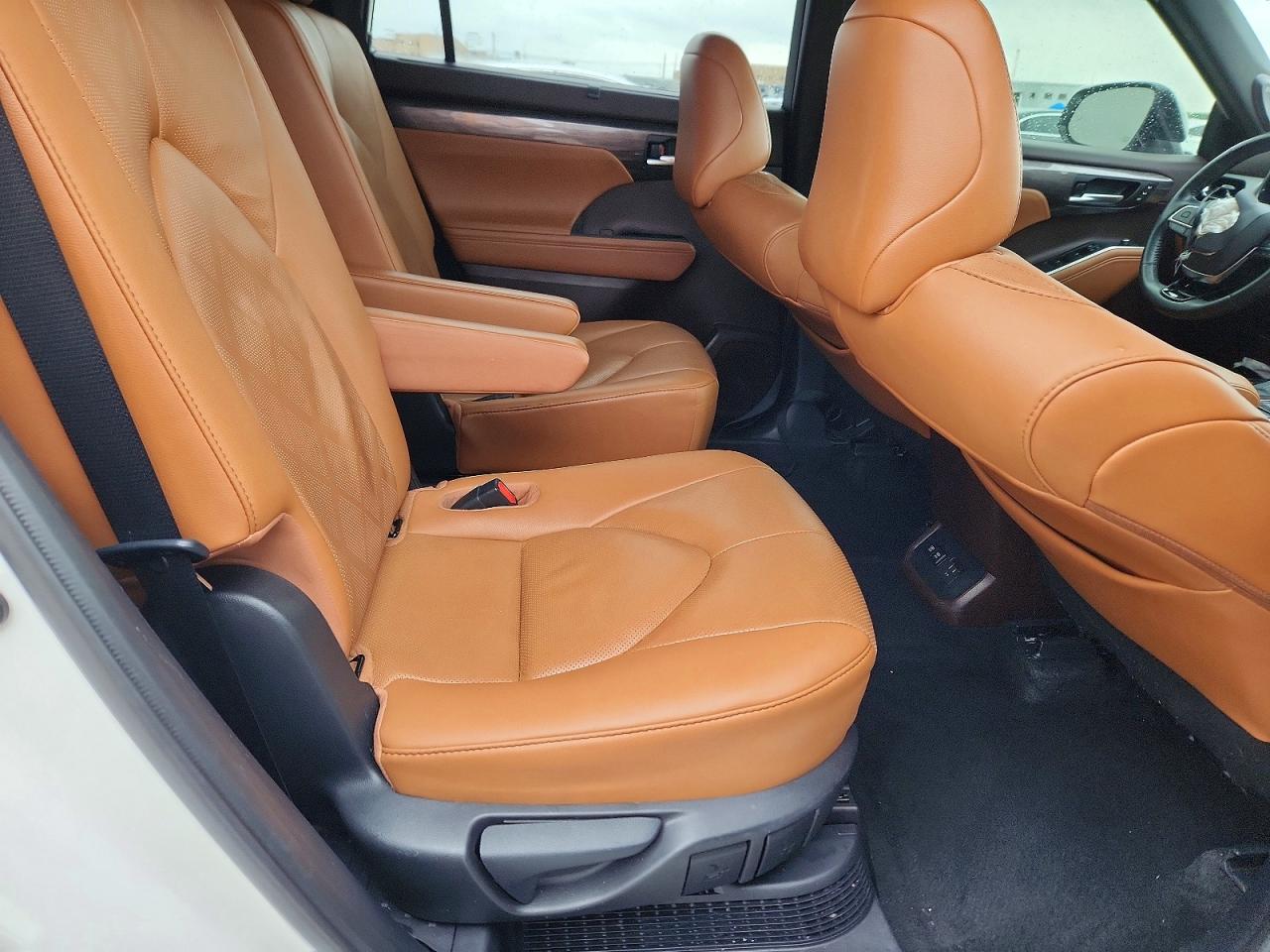 2021 TOYOTA HIGHLANDER HYBRID PLATINUM photo 19