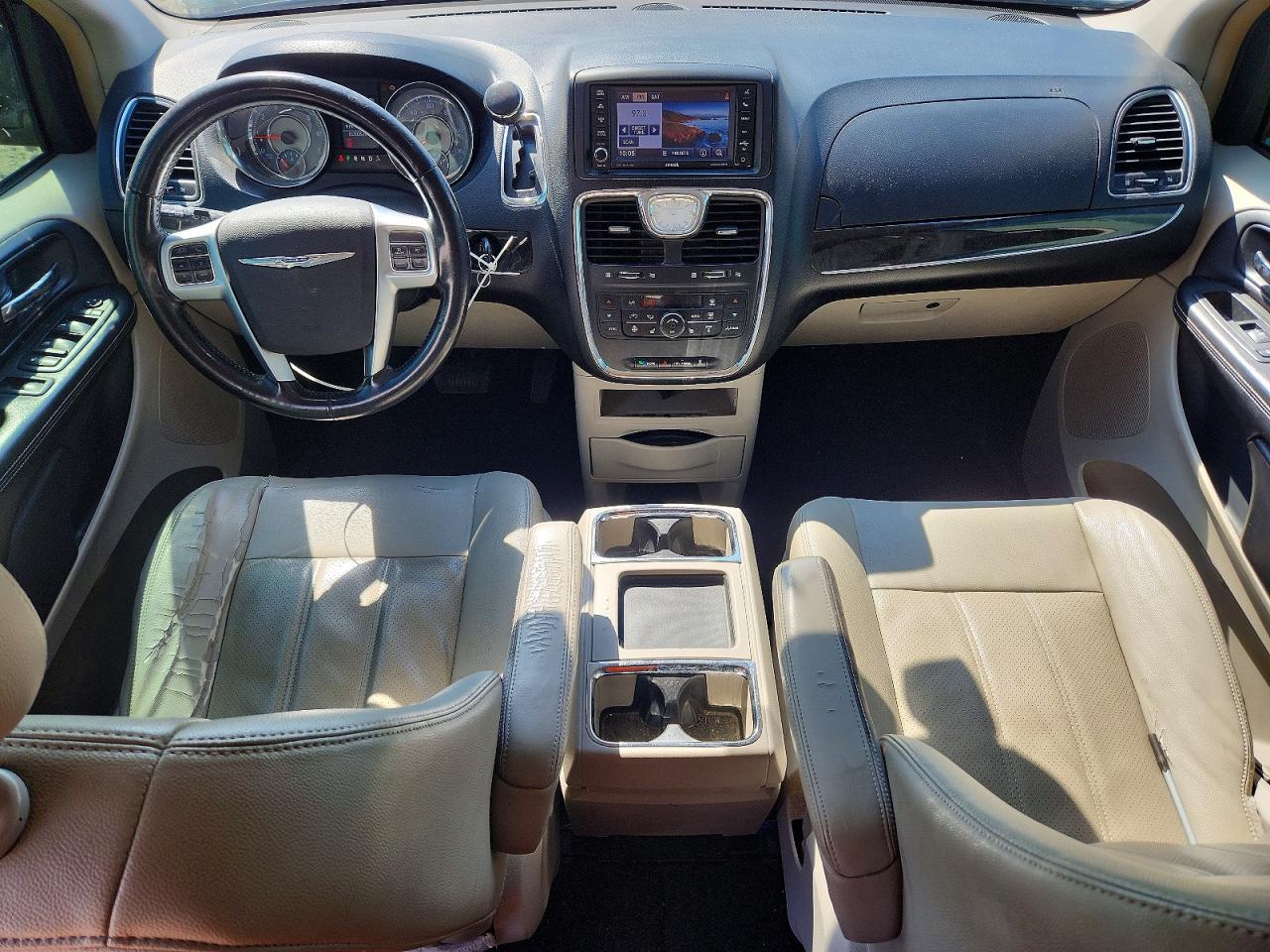 2012 CHRYSLER TOWN & COUNTRY TOURING L photo 8