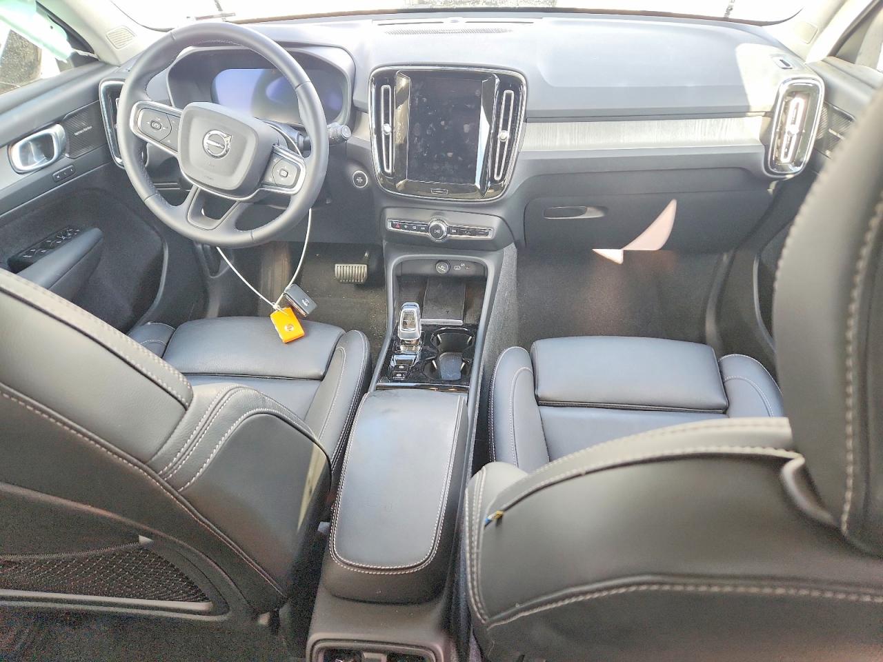 2024 VOLVO XC40 ULTIMATE photo 15
