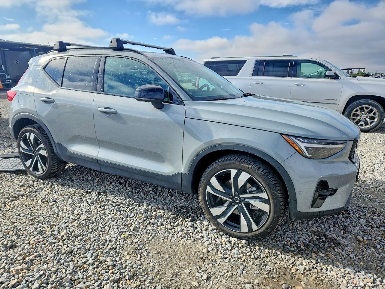 2024 VOLVO XC40 ULTIMATE photo 7
