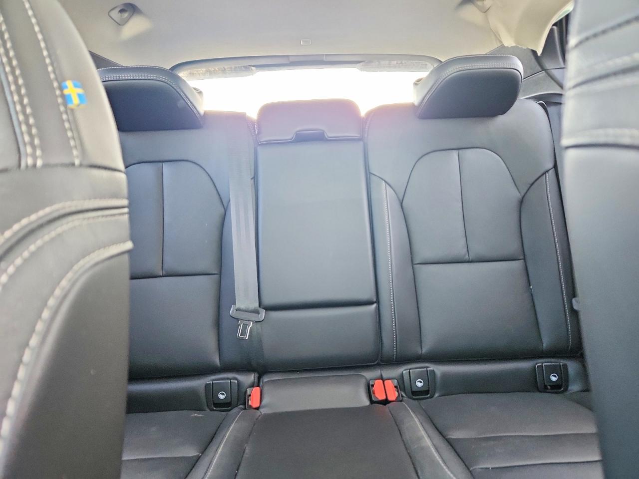 2024 VOLVO XC40 ULTIMATE photo 19