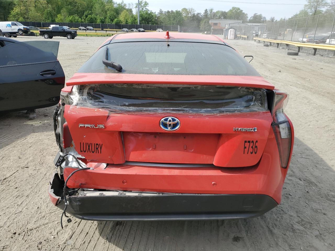 2018 TOYOTA PRIUS photo 21