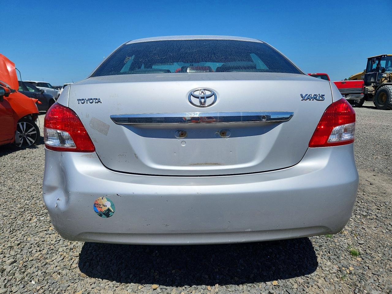 2010 TOYOTA YARIS BASE photo 11