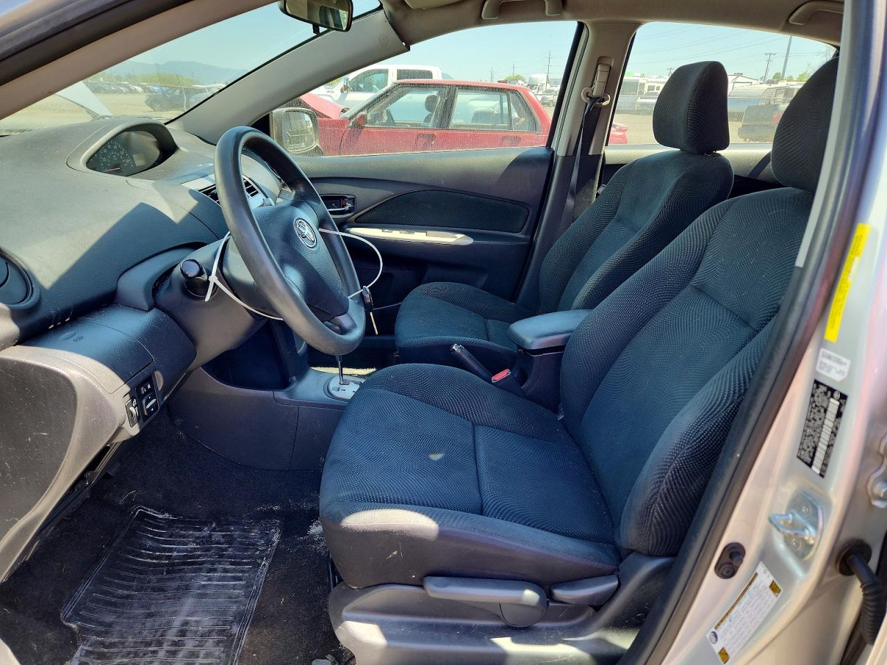 2010 TOYOTA YARIS BASE photo 13