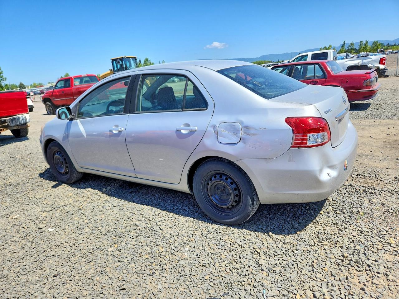 2010 TOYOTA YARIS BASE photo 3