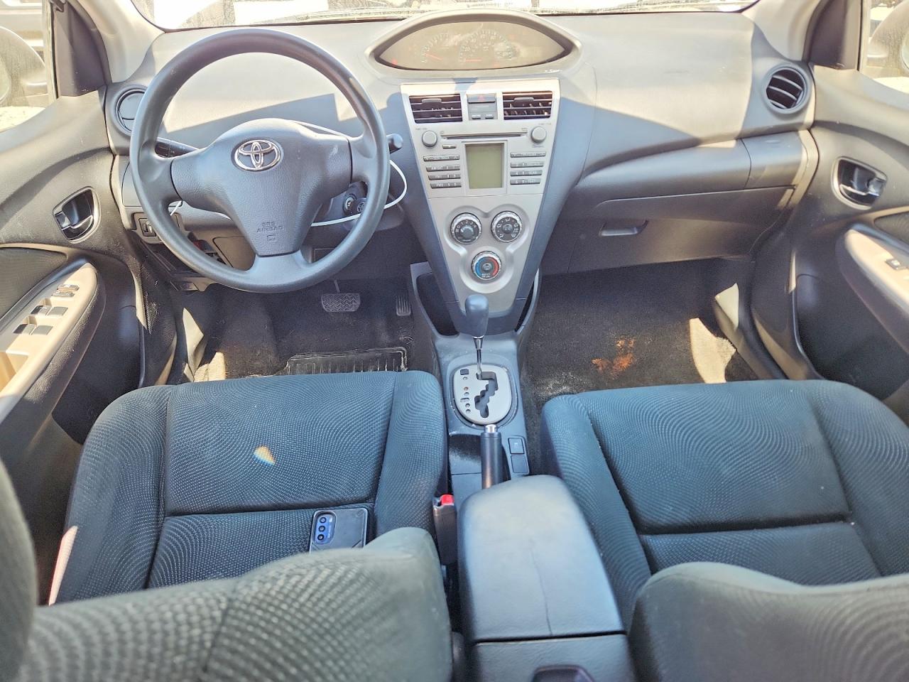 2010 TOYOTA YARIS BASE photo 15