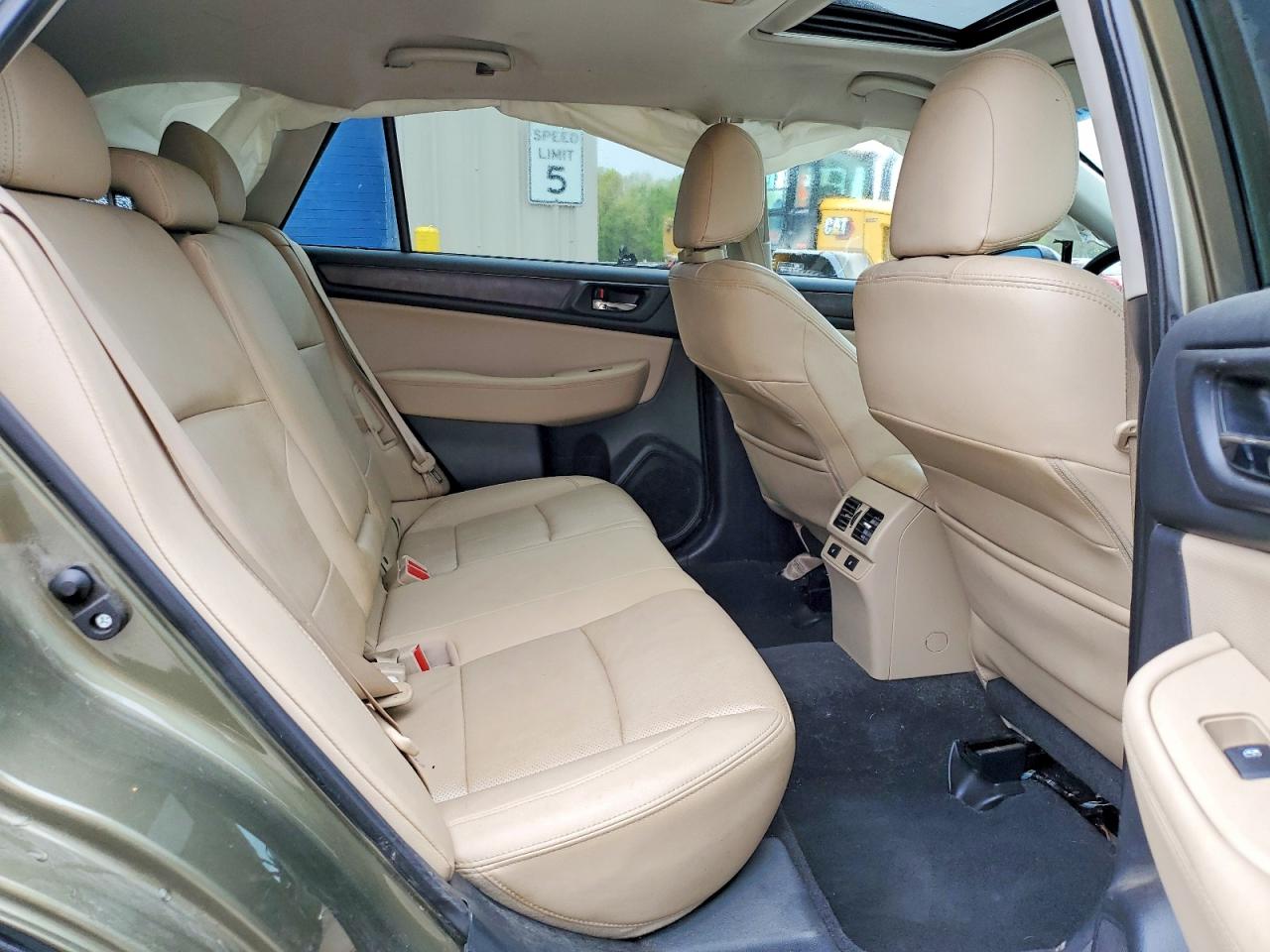 2015 SUBARU OUTBACK 3.6R LIMITED photo 31