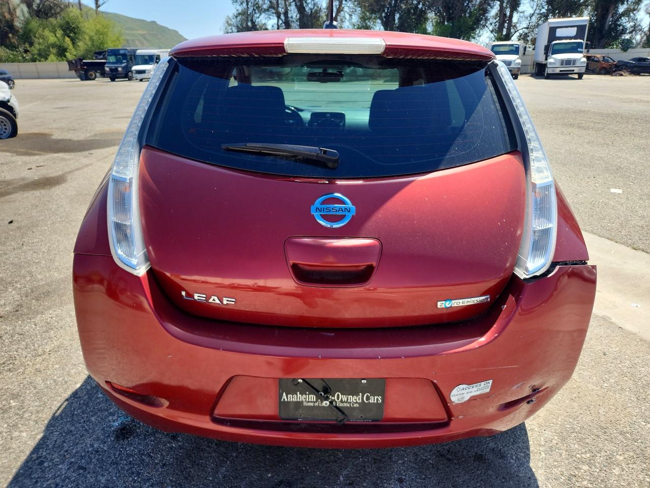 2013 NISSAN LEAF S photo 16