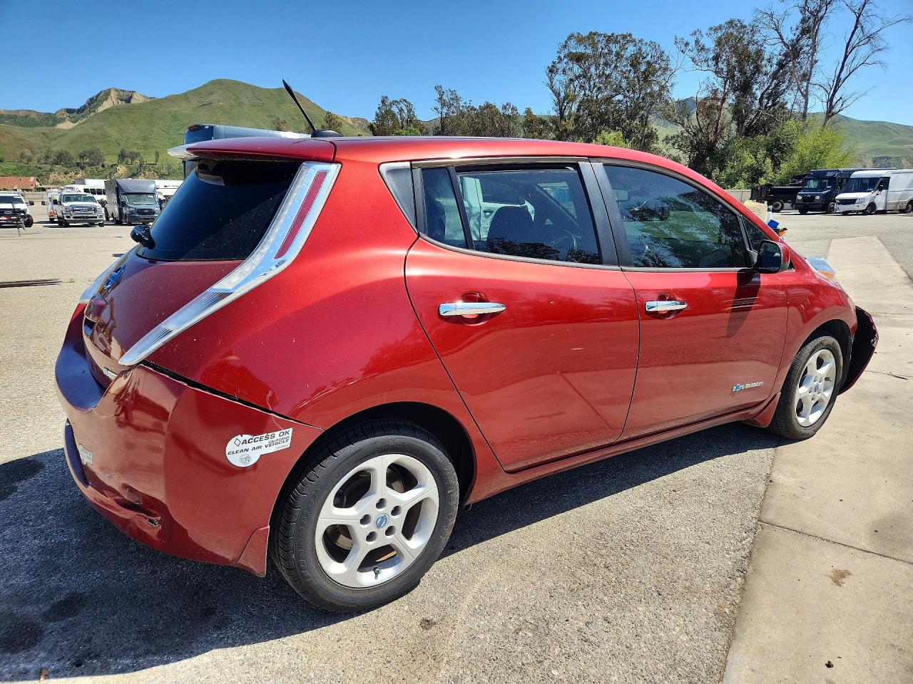 2013 NISSAN LEAF S photo 7