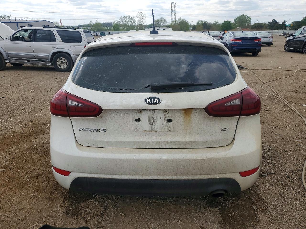 2017 KIA FORTE EX photo 6
