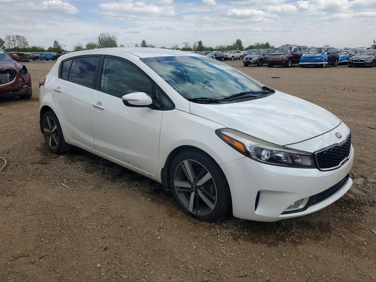 2017 KIA FORTE EX photo 4