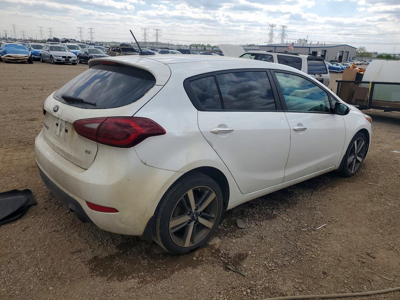 2017 KIA FORTE EX photo 3