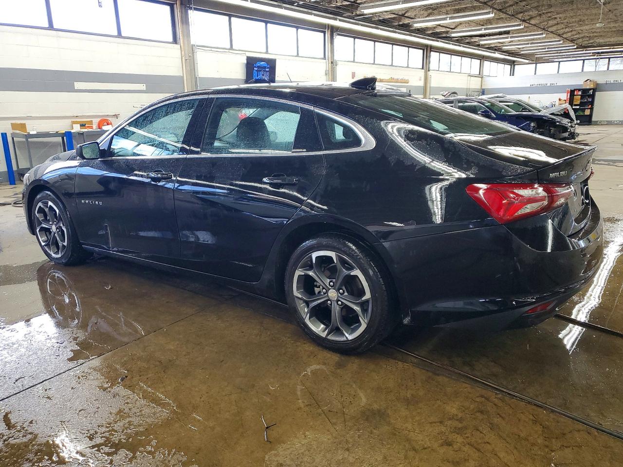 2022 CHEVROLET MALIBU LT photo 4