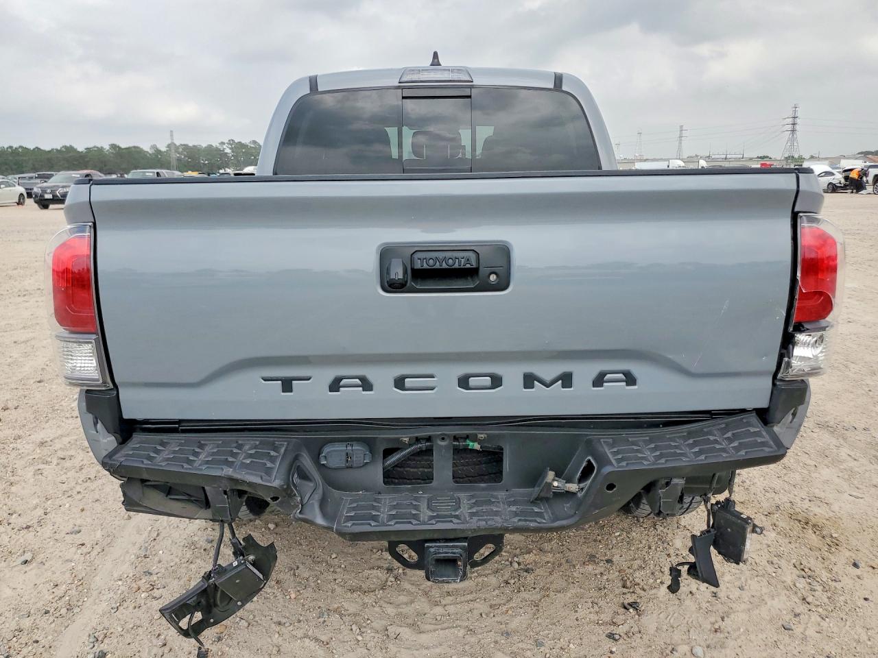 2021 TOYOTA TACOMA TRD SPORT photo 11