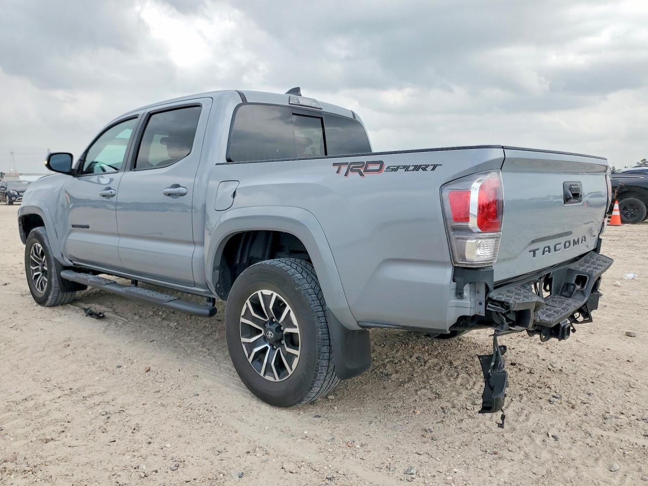 2021 TOYOTA TACOMA TRD SPORT photo 3