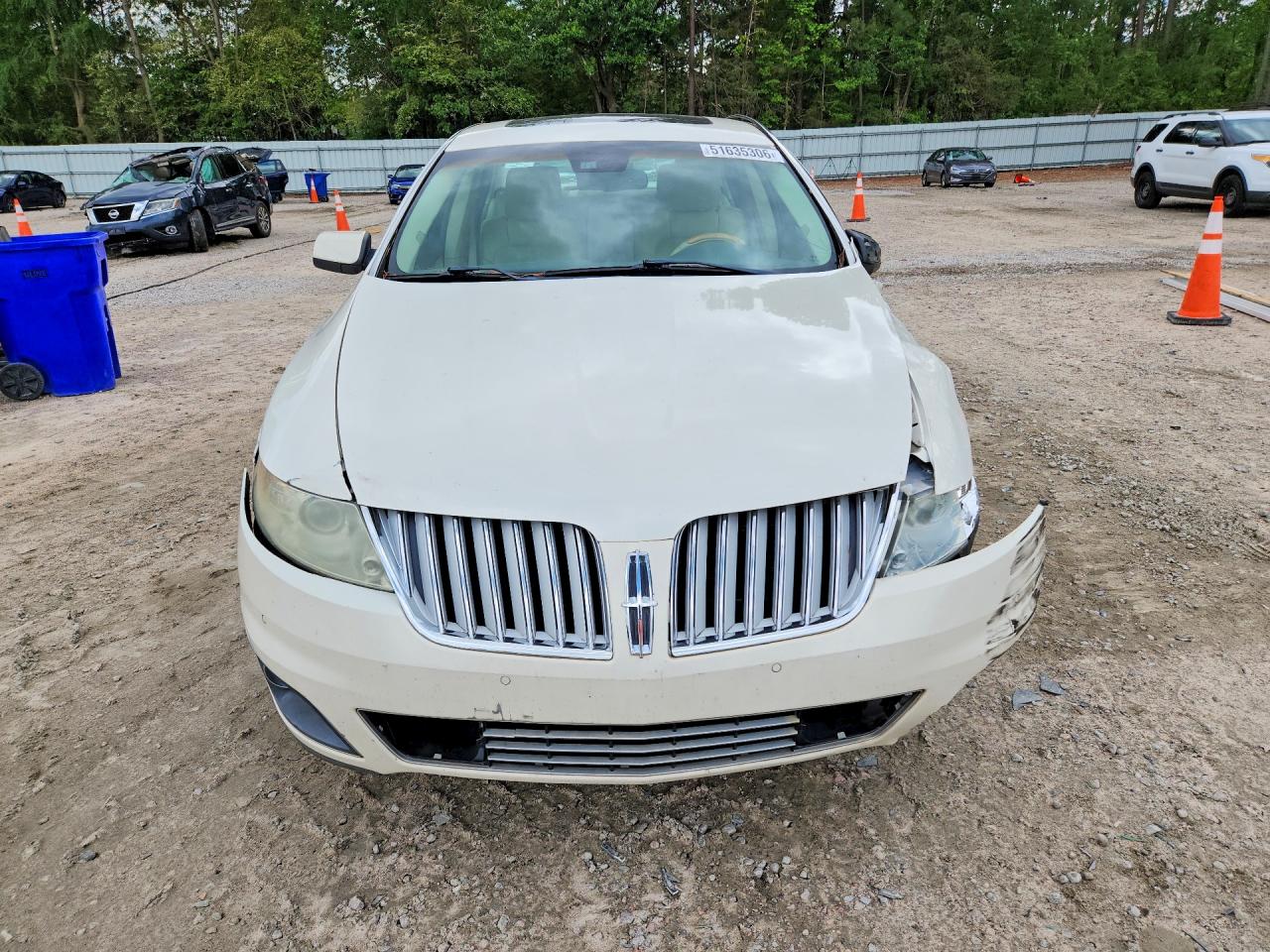 2009 LINCOLN MKS photo 13