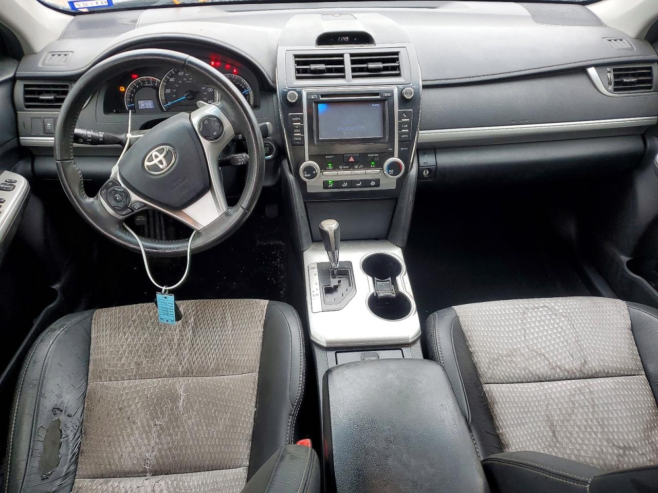 2012 TOYOTA CAMRY L photo 8