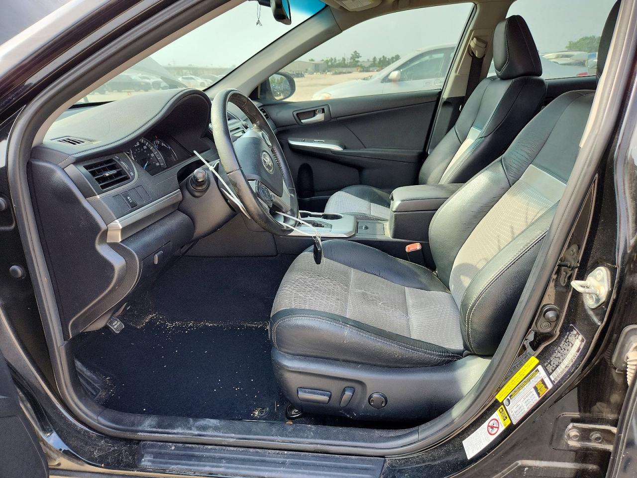 2012 TOYOTA CAMRY L photo 7