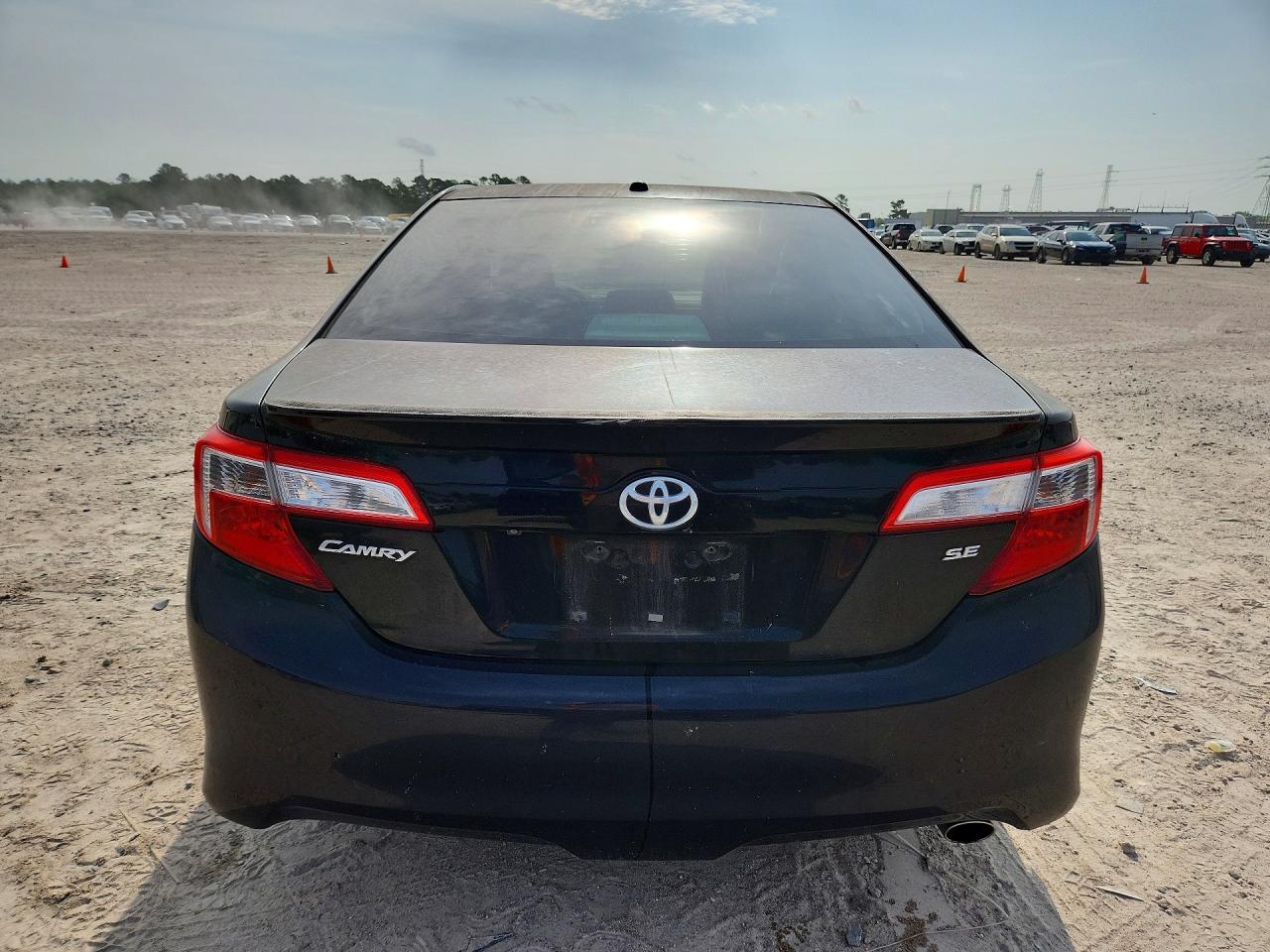 2012 TOYOTA CAMRY L photo 6