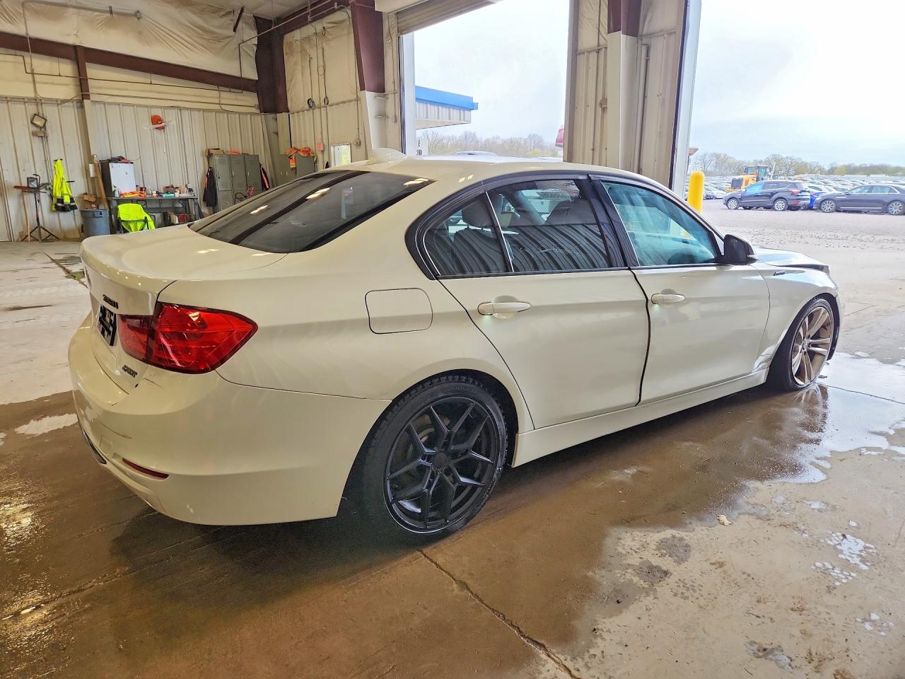 2013 BMW 328 XI SULEV photo 3