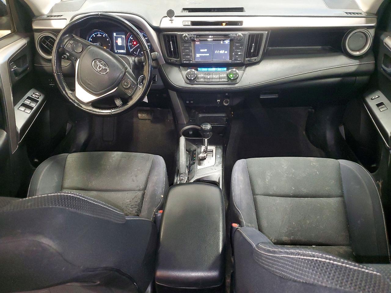 2016 TOYOTA RAV4 XLE photo 22