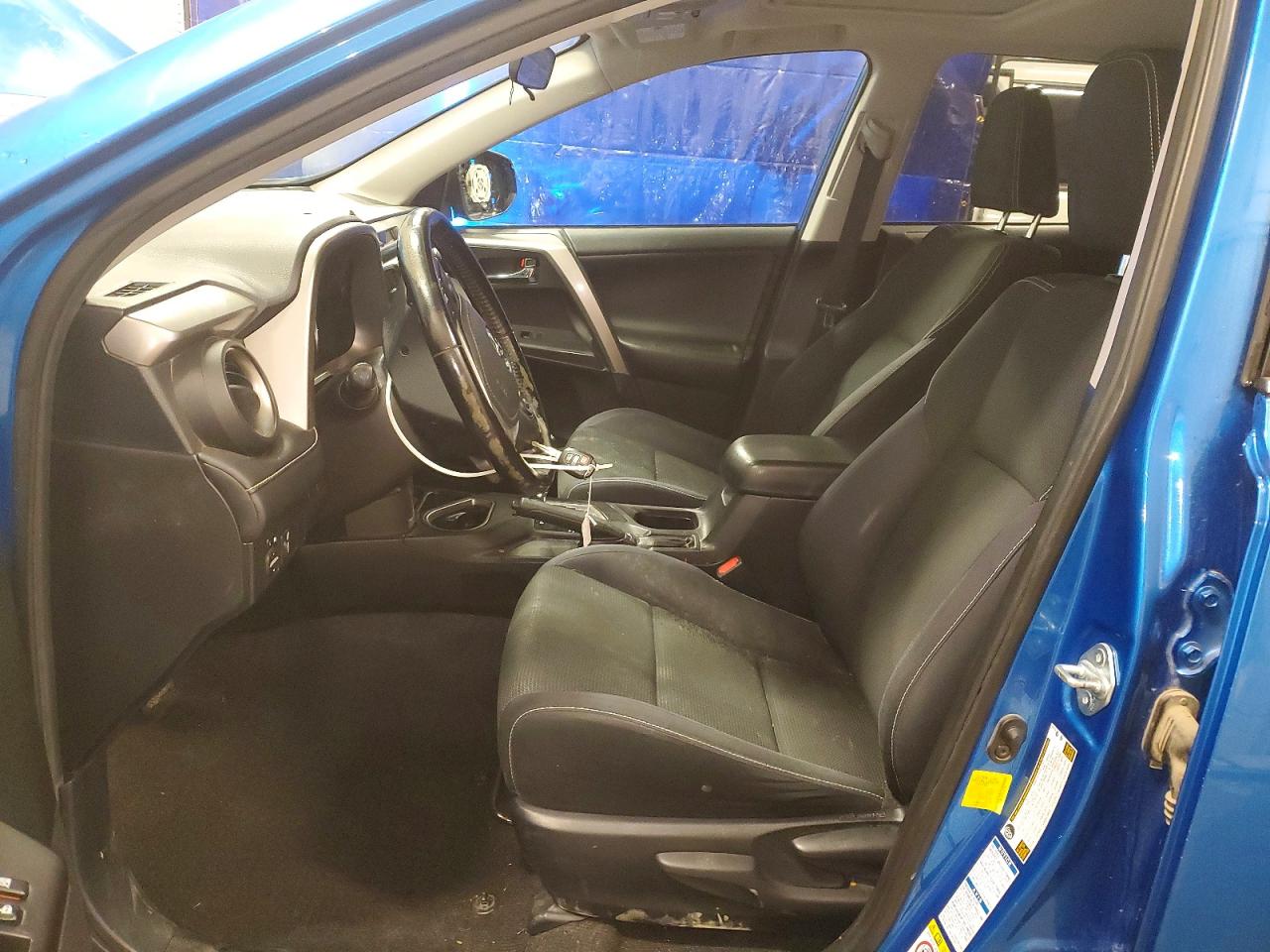 2016 TOYOTA RAV4 XLE photo 19