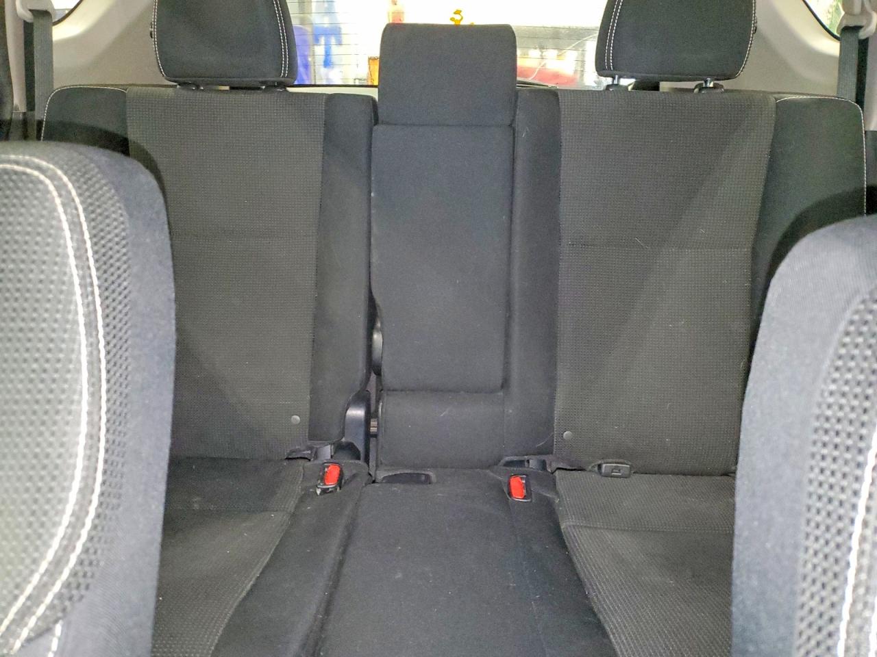 2016 TOYOTA RAV4 XLE photo 28
