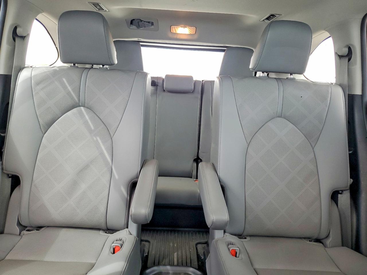 2021 TOYOTA HIGHLANDER HYBRID PLATINUM photo 19