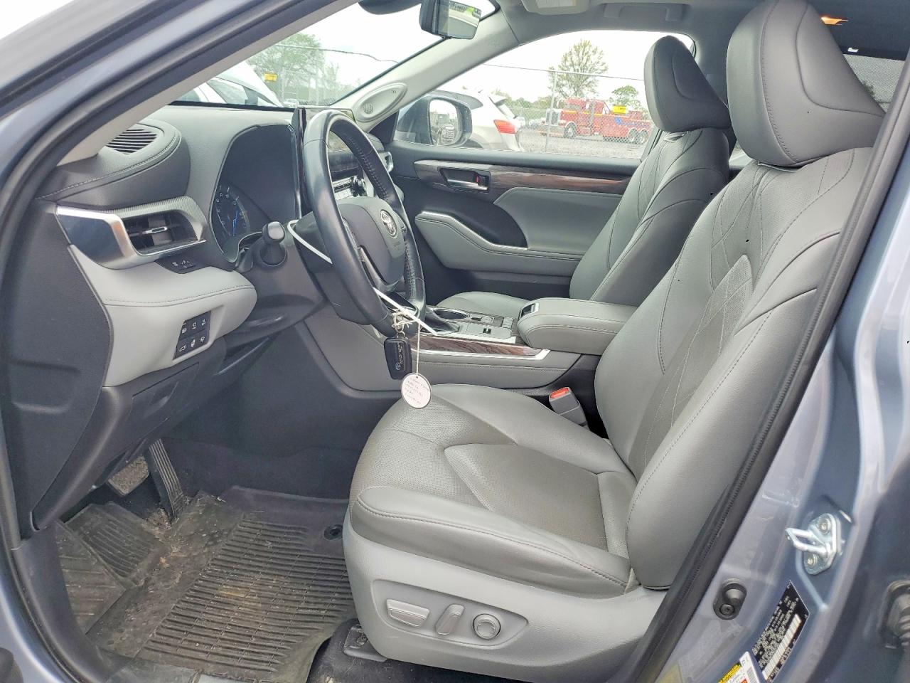 2021 TOYOTA HIGHLANDER HYBRID PLATINUM photo 13