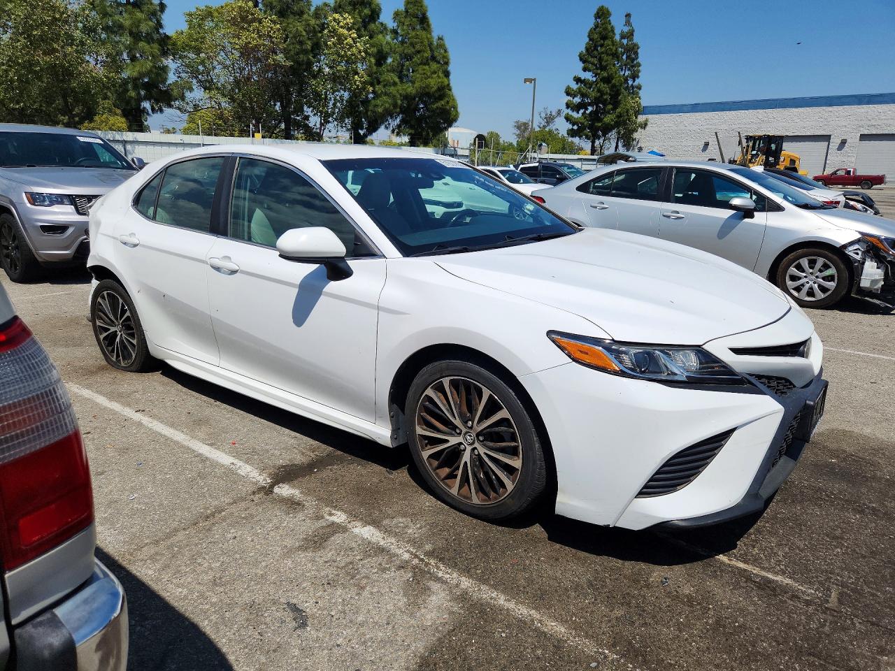 2018 TOYOTA CAMRY SE photo 10
