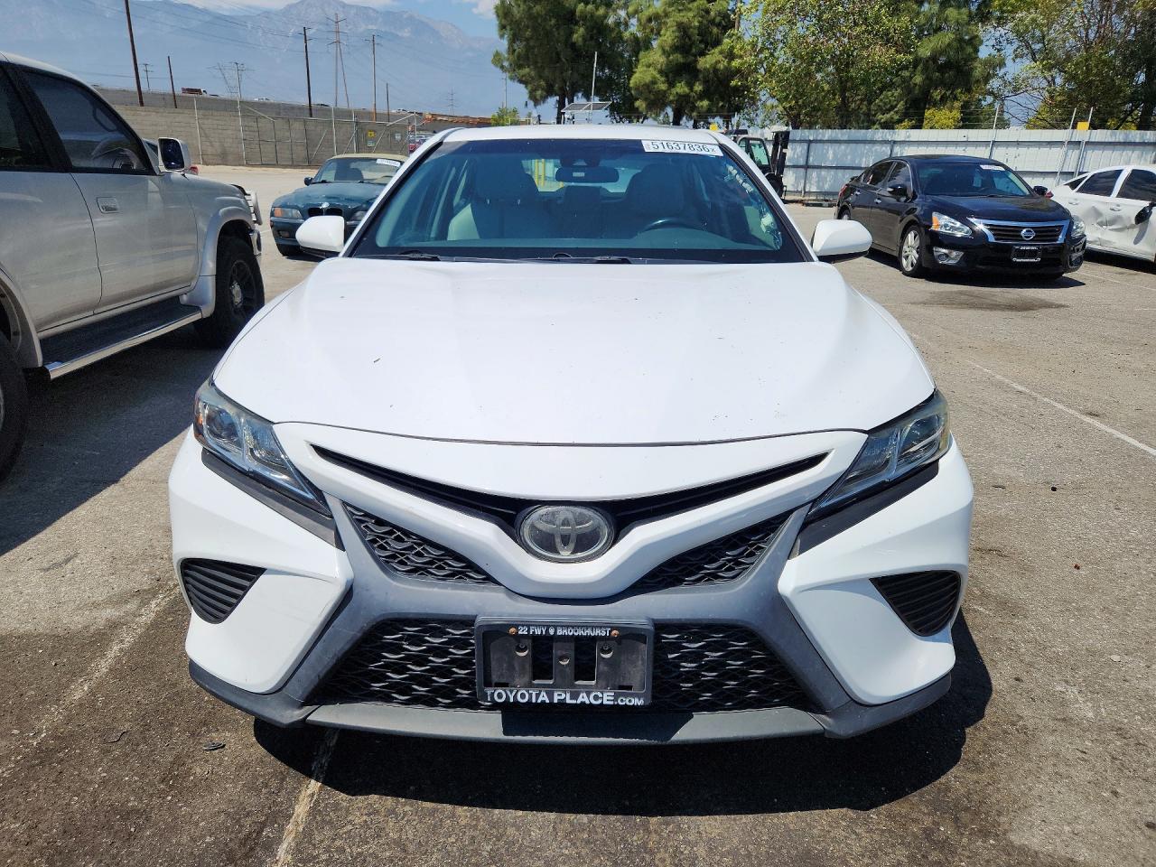 2018 TOYOTA CAMRY SE photo 13