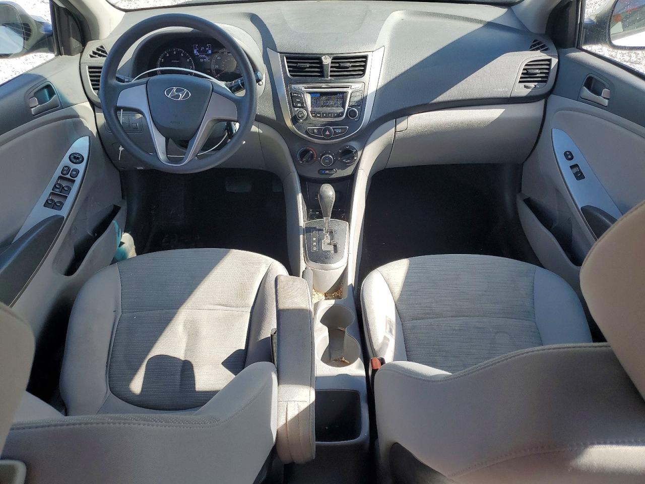 2016 HYUNDAI ACCENT SE photo 8