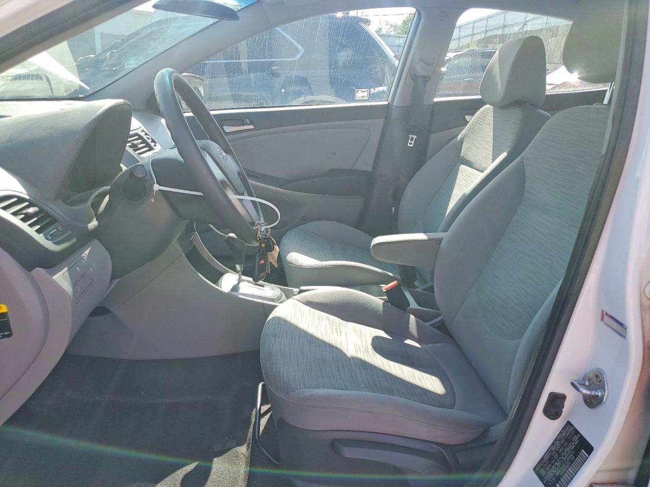 2016 HYUNDAI ACCENT SE photo 7