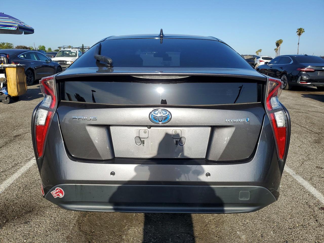 2017 TOYOTA PRIUS TWO photo 16