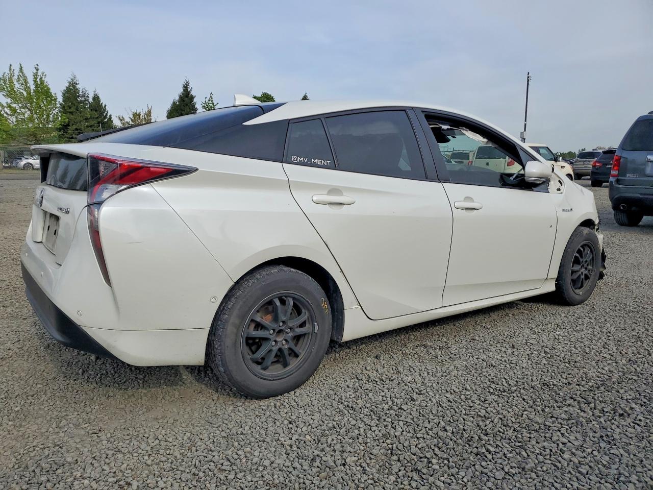 2017 TOYOTA PRIUS ONE photo 7