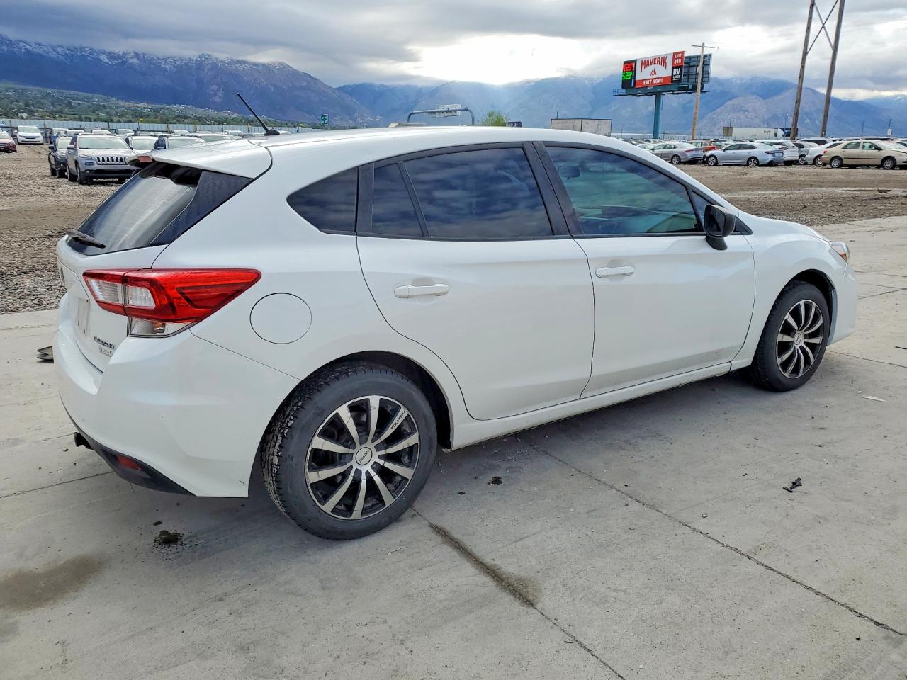 2017 SUBARU IMPREZA photo 5