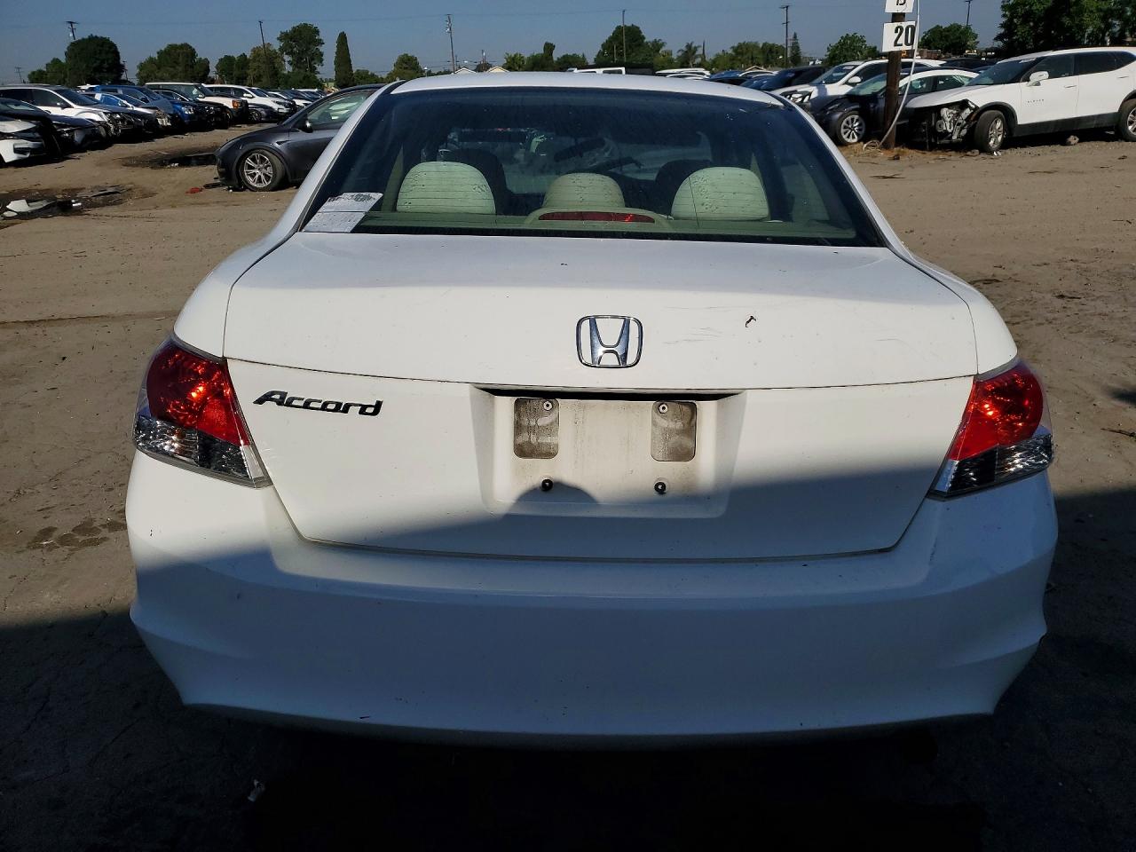 2010 HONDA ACCORD LX photo 11