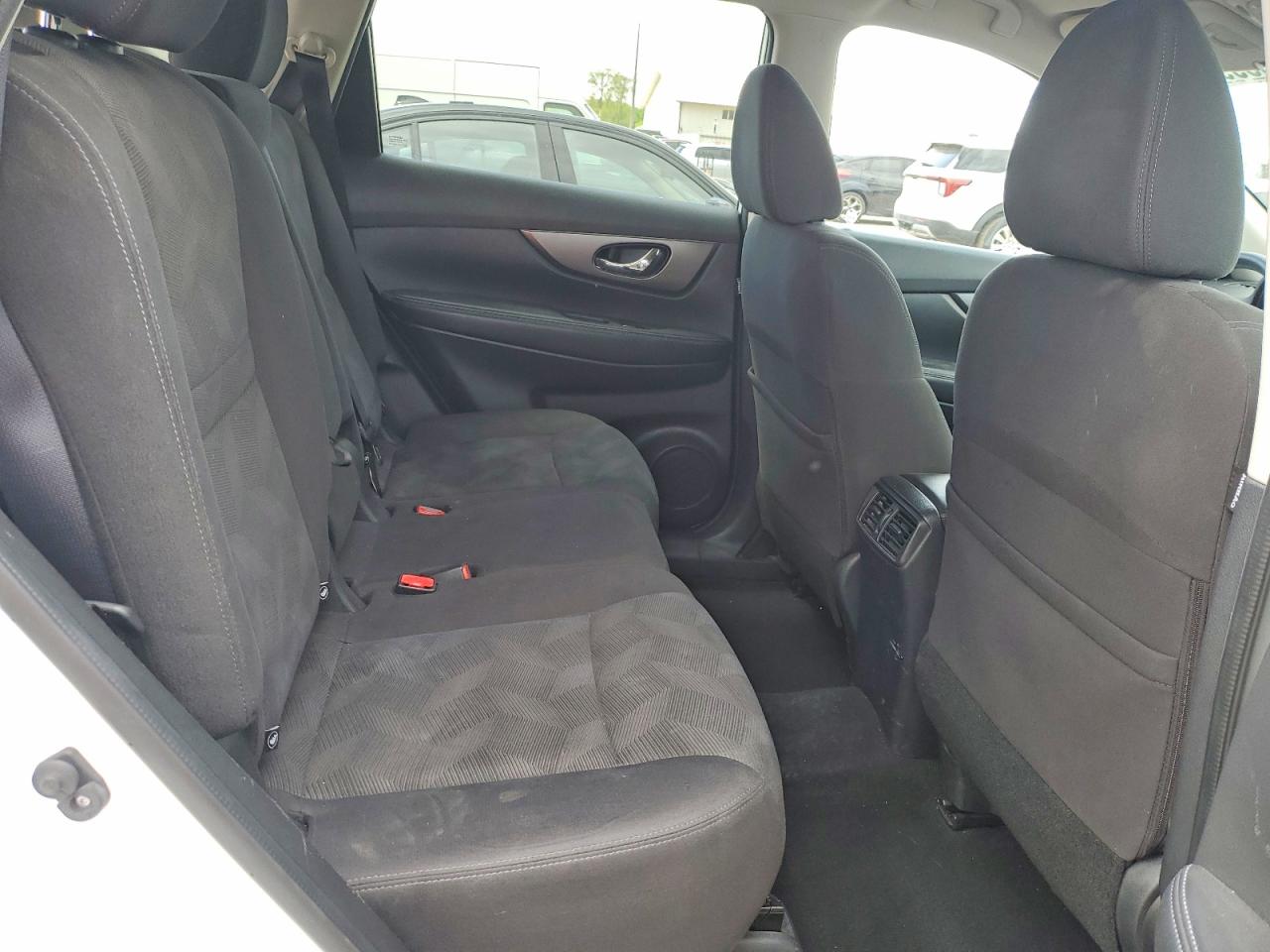 2016 NISSAN ROGUE SV photo 21