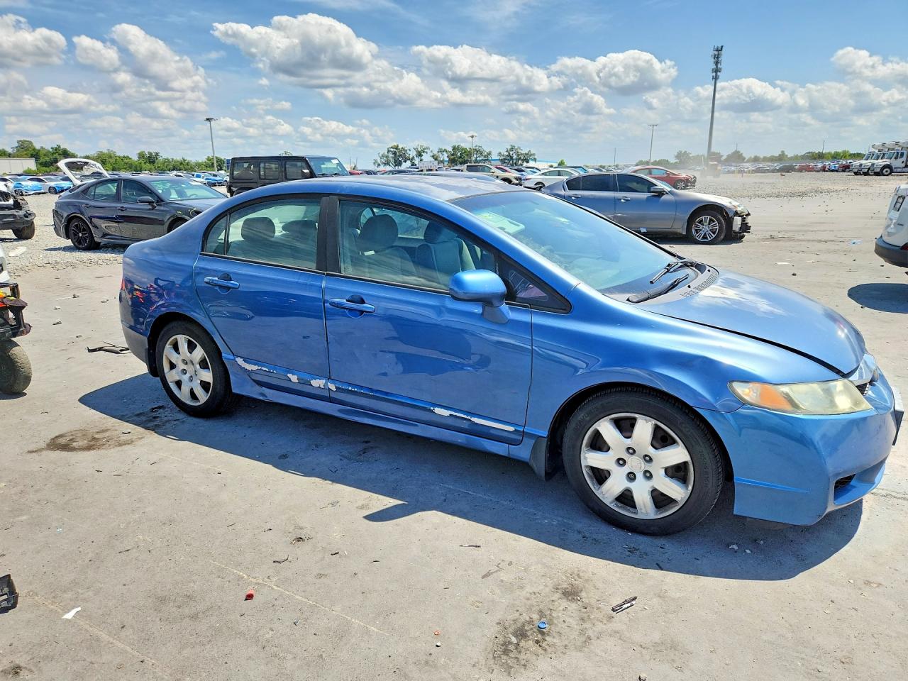2010 HONDA CIVIC LX photo 4